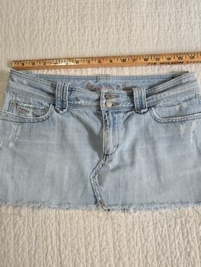Y2K Abercrombie & Fitch Light Wash Denim Mini Skirt Size 8 Low Rise Cotton